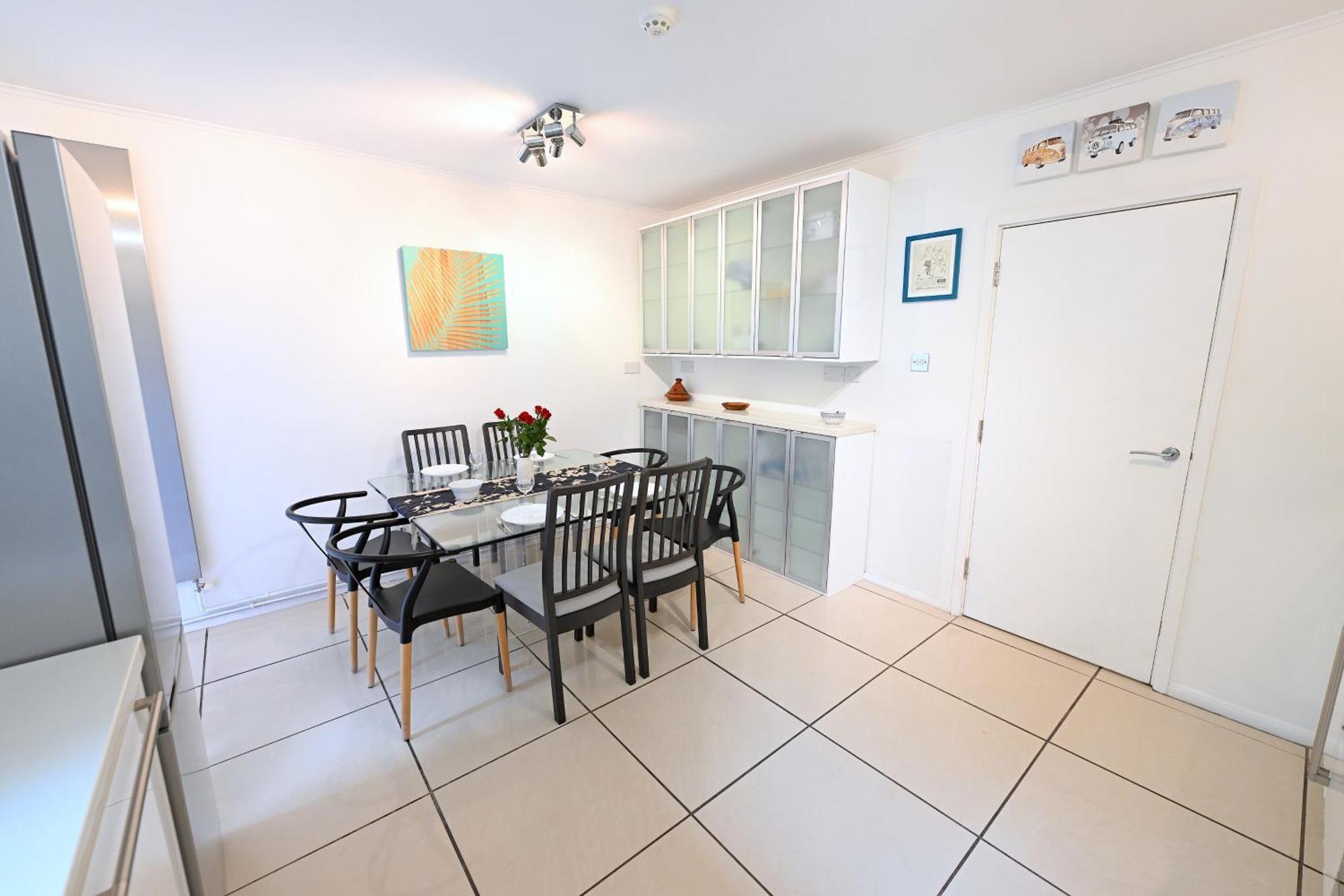 4 Bedroom Patio House Regent'S Park - Parking London Exteriör bild
