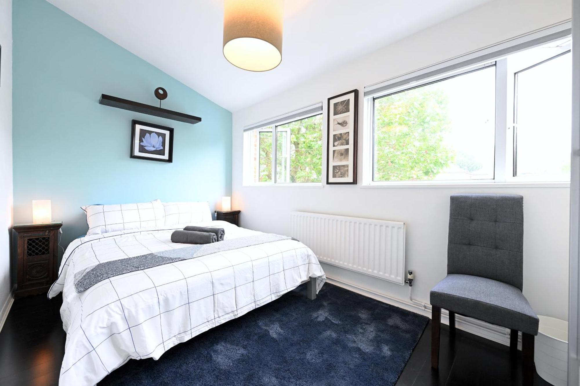 4 Bedroom Patio House Regent'S Park - Parking London Exteriör bild
