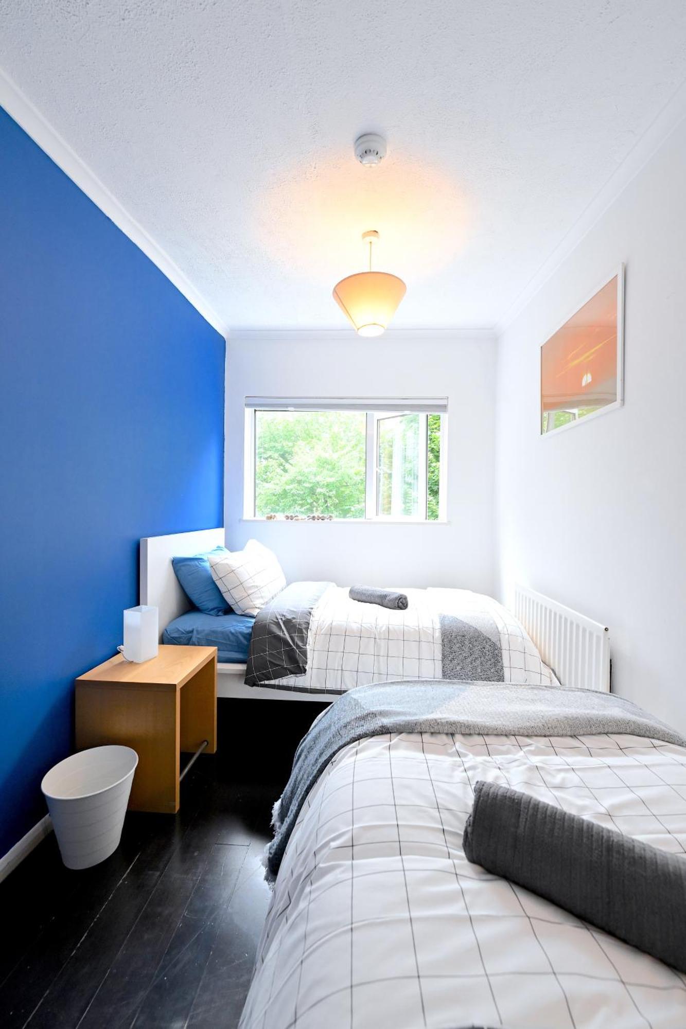 4 Bedroom Patio House Regent'S Park - Parking London Exteriör bild