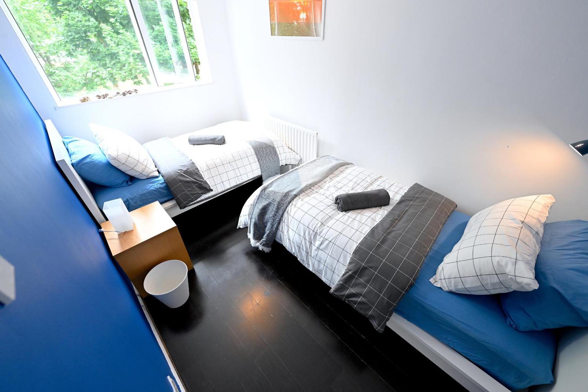 4 Bedroom Patio House Regent'S Park - Parking London Exteriör bild